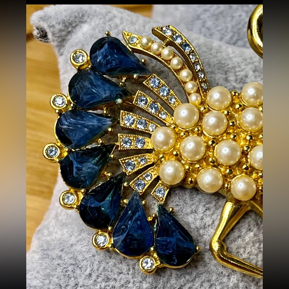 VTG RARE 1928 Elegant Gold and Blue Peacock Brooch - Picture 9 of 16